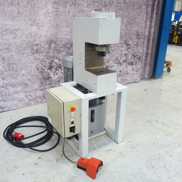 Used BSV hydr. C-press - 60 t.